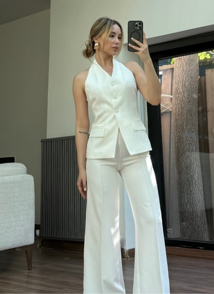 BEYAZ HİLLARY TAKIM