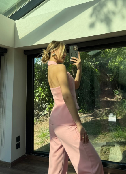 PEMBE HİLLARY TAKIM