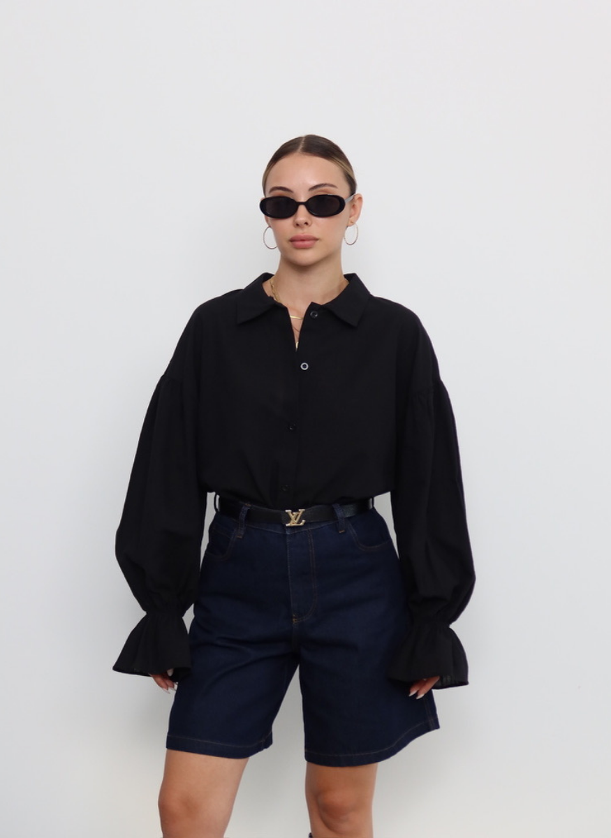 SİYAH KOLU BÜZGÜLÜ GÖMLEK