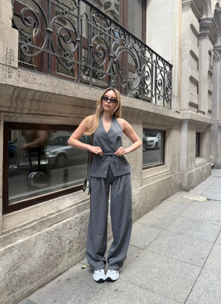 ANTRASİT BOYUNDAN ASKILI YELEK