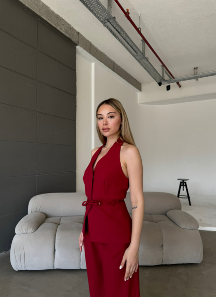 KIRMIZI BOYUNDAN ASKILI YELEK