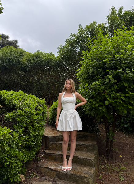 BEYAZ HALTER YAKA ELBİSE