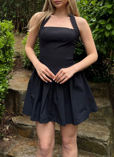 SİYAH HALTER YAKA ELBİSE