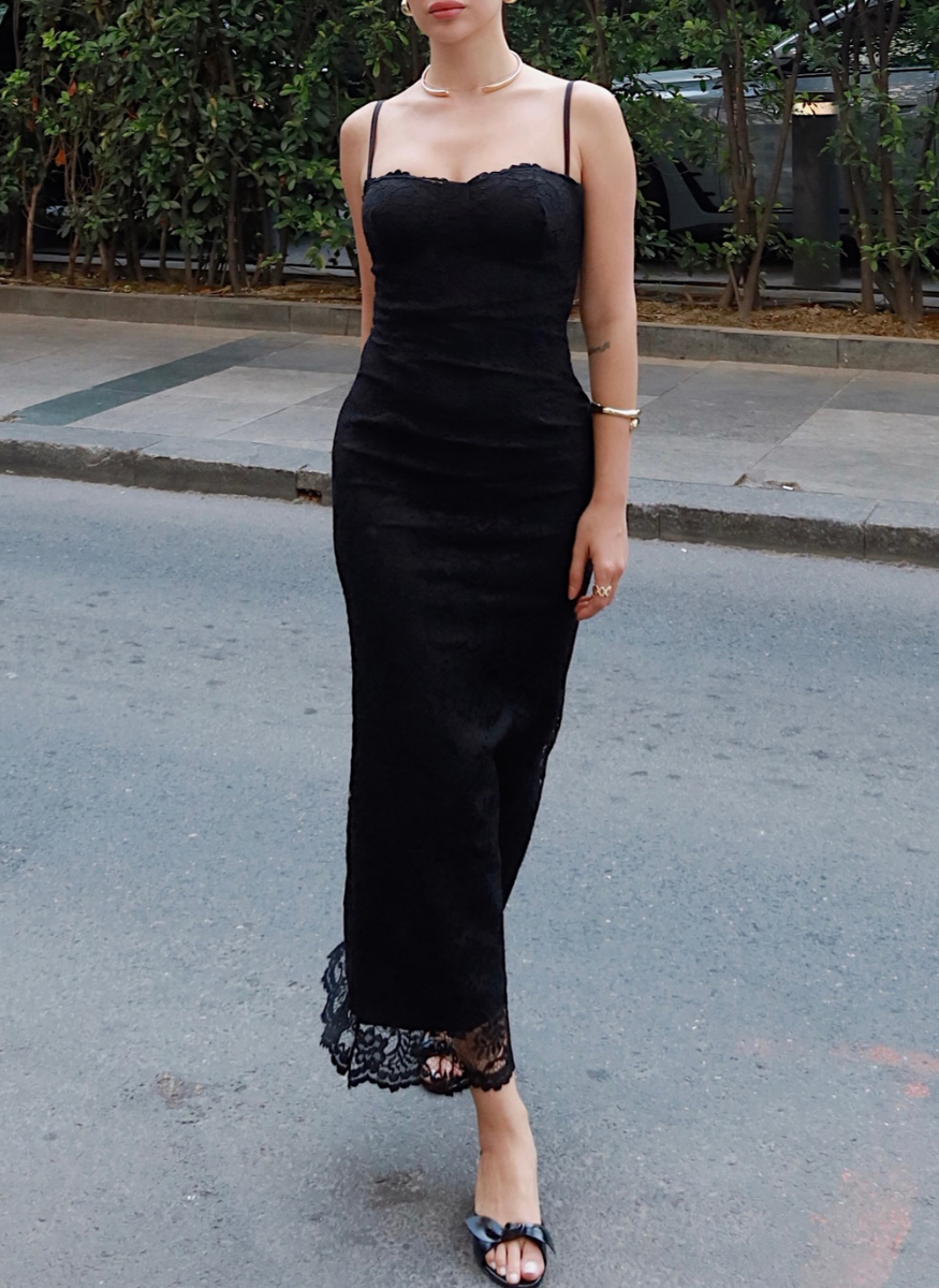 SİYAH DANTEL ELBİSE