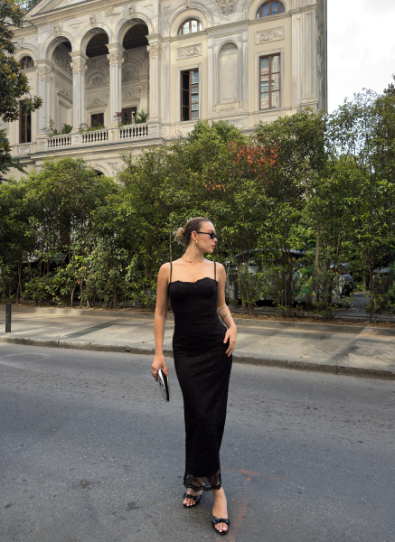 SİYAH DANTEL ELBİSE