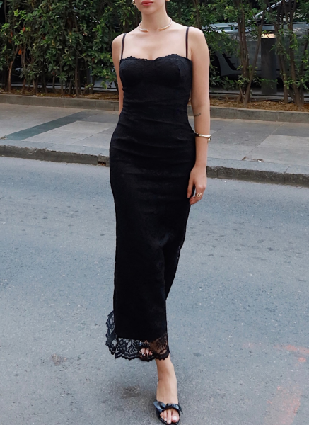 SİYAH DANTEL ELBİSE