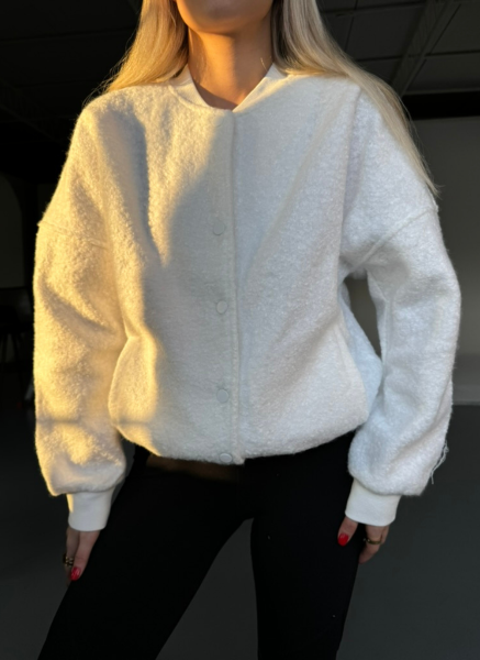 BEYAZ BUKLET BOMBER