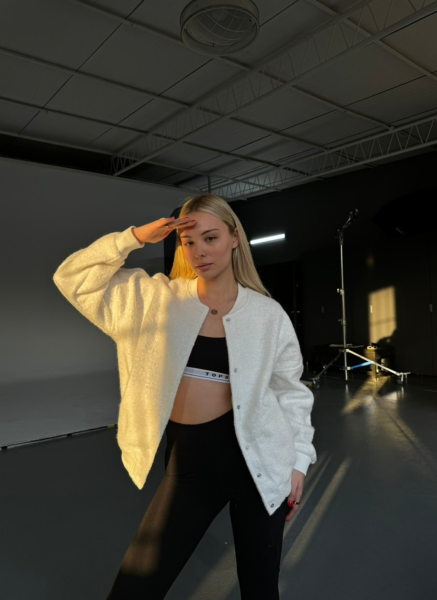 BEYAZ BUKLET BOMBER