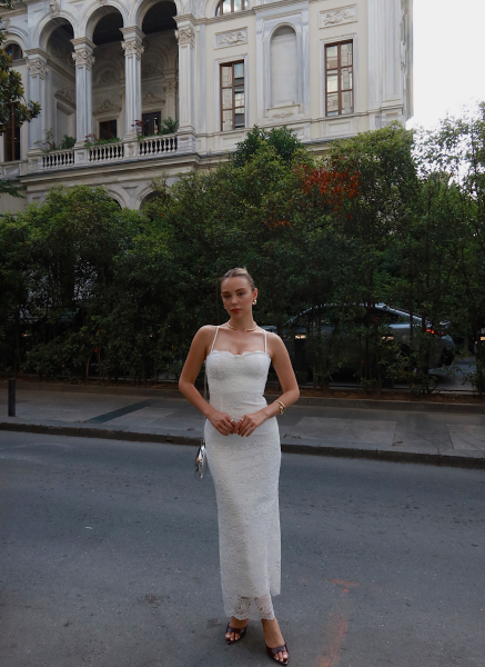 BEYAZ DANTEL ELBİSE