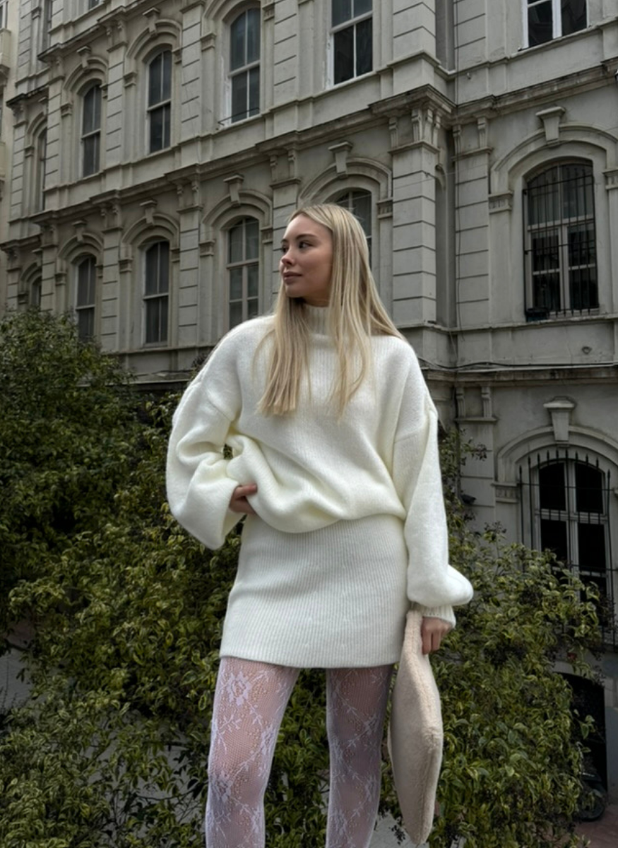 BEYAZ YUMOŞ TRİKO ETEK