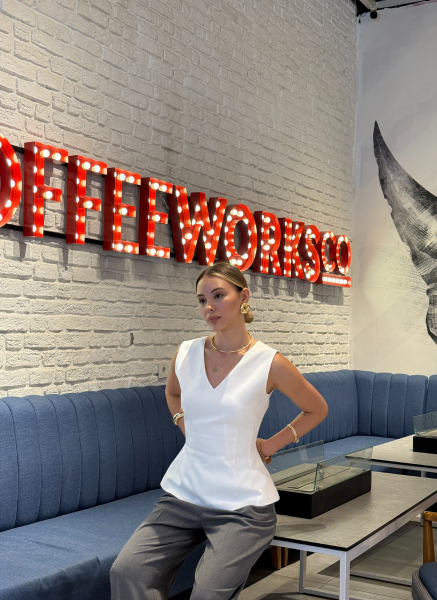 BEYAZ V YAKA DOUBLE YELEK