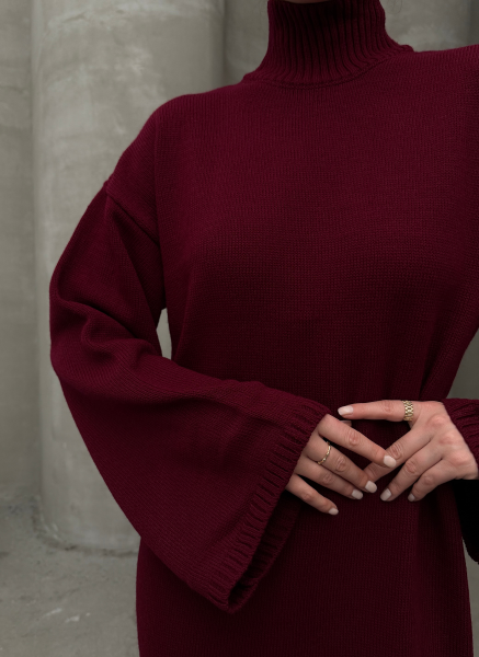 BORDO BOĞAZLI TRİKO ELBİSE