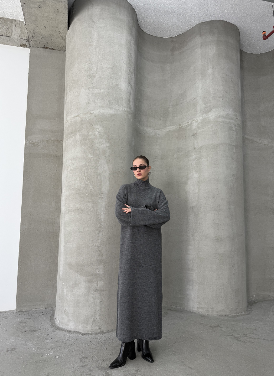 ANTRASİT BOĞAZLI TRİKO ELBİSE