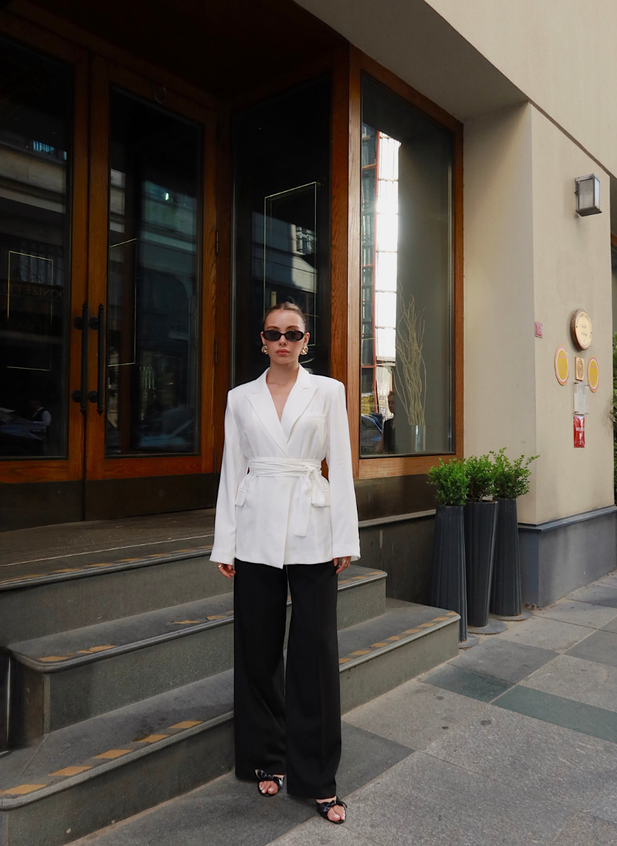 BEYAZ UZUN KOLLU TENSEL CEKET