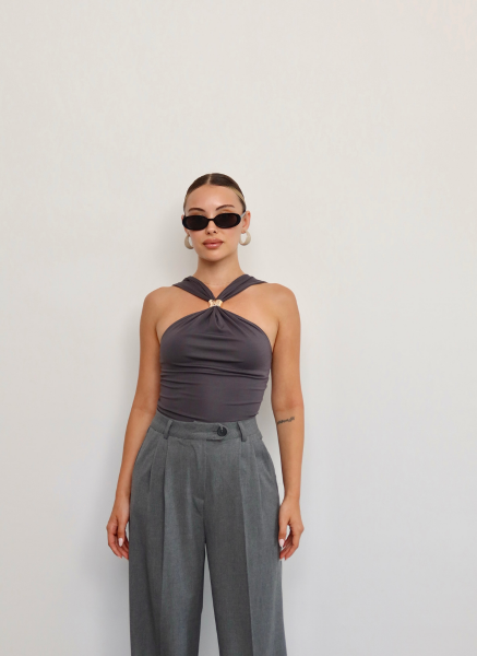 GRİ GOLD TAKILI BLUZ