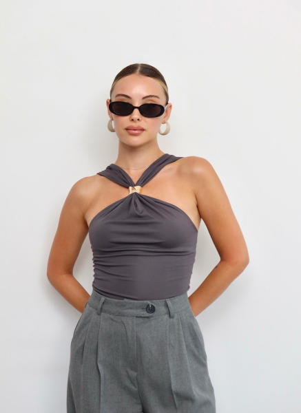 GRİ GOLD TAKILI BLUZ