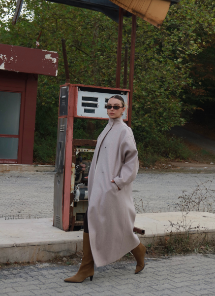 BEJ DİK YAKA KAŞE KABAN