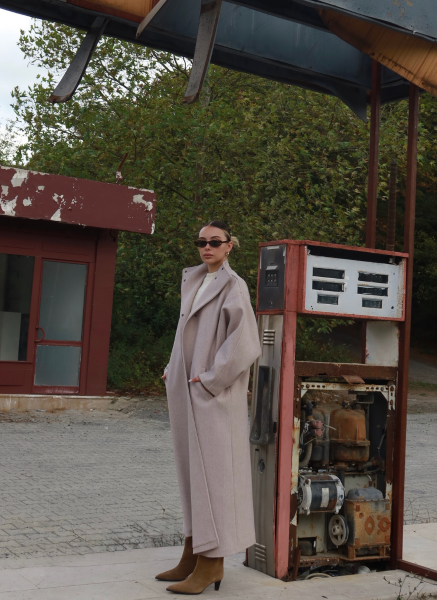 BEJ DİK YAKA KAŞE KABAN