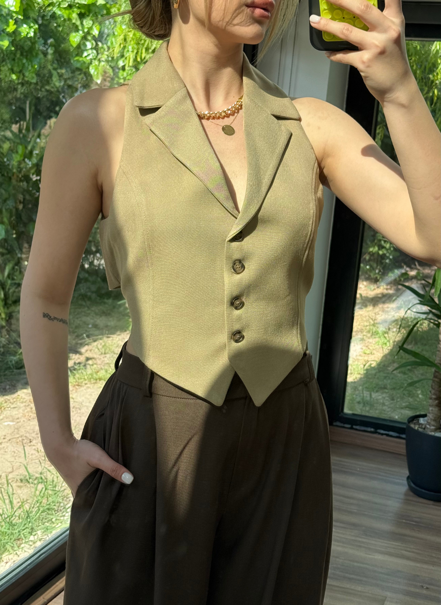 CAMEL CUT OUT YELEK