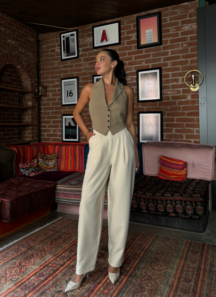 CAMEL CUT OUT YELEK