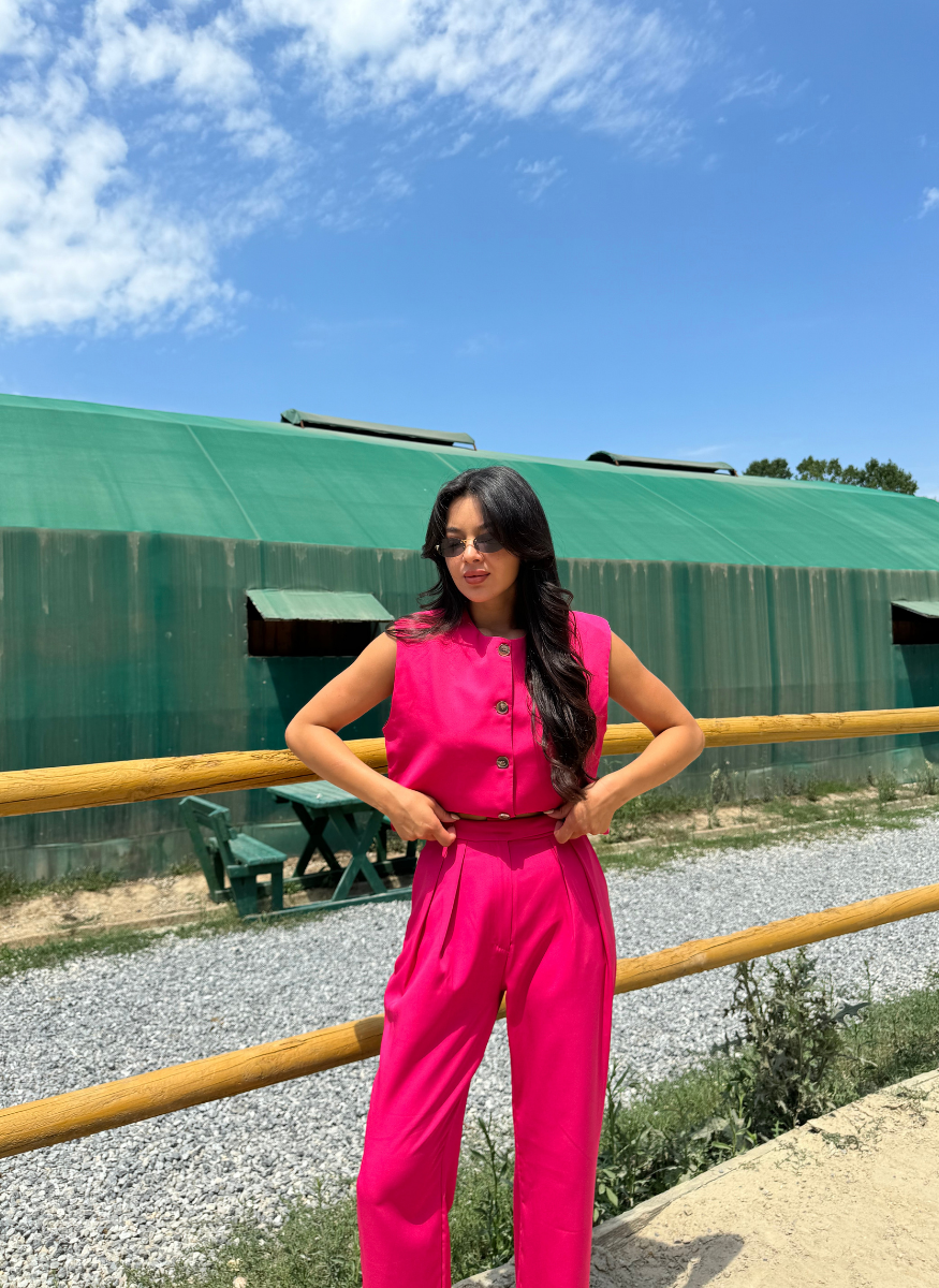 PEMBE YELEKLİ PANTOLON TAKIM