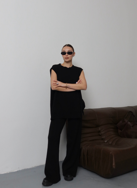 SİYAH YELEKLİ TRİKO TAKIM