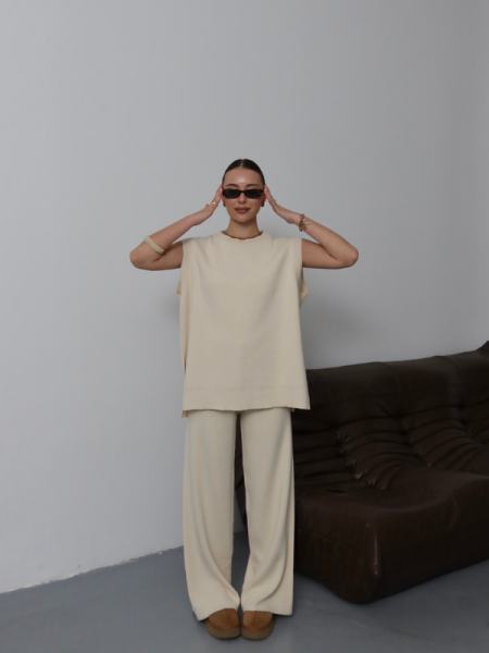 BEJ YELEKLİ TRİKO TAKIM