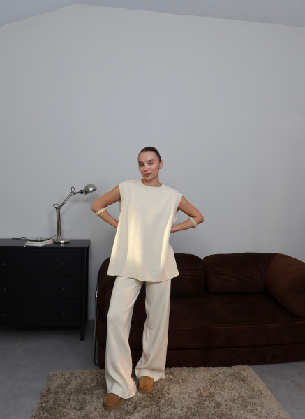 BEJ YELEKLİ TRİKO TAKIM