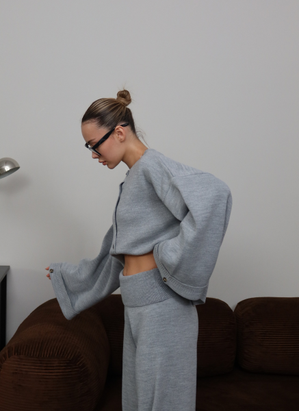 GRİ HIRKALI TRİKO TAKIM