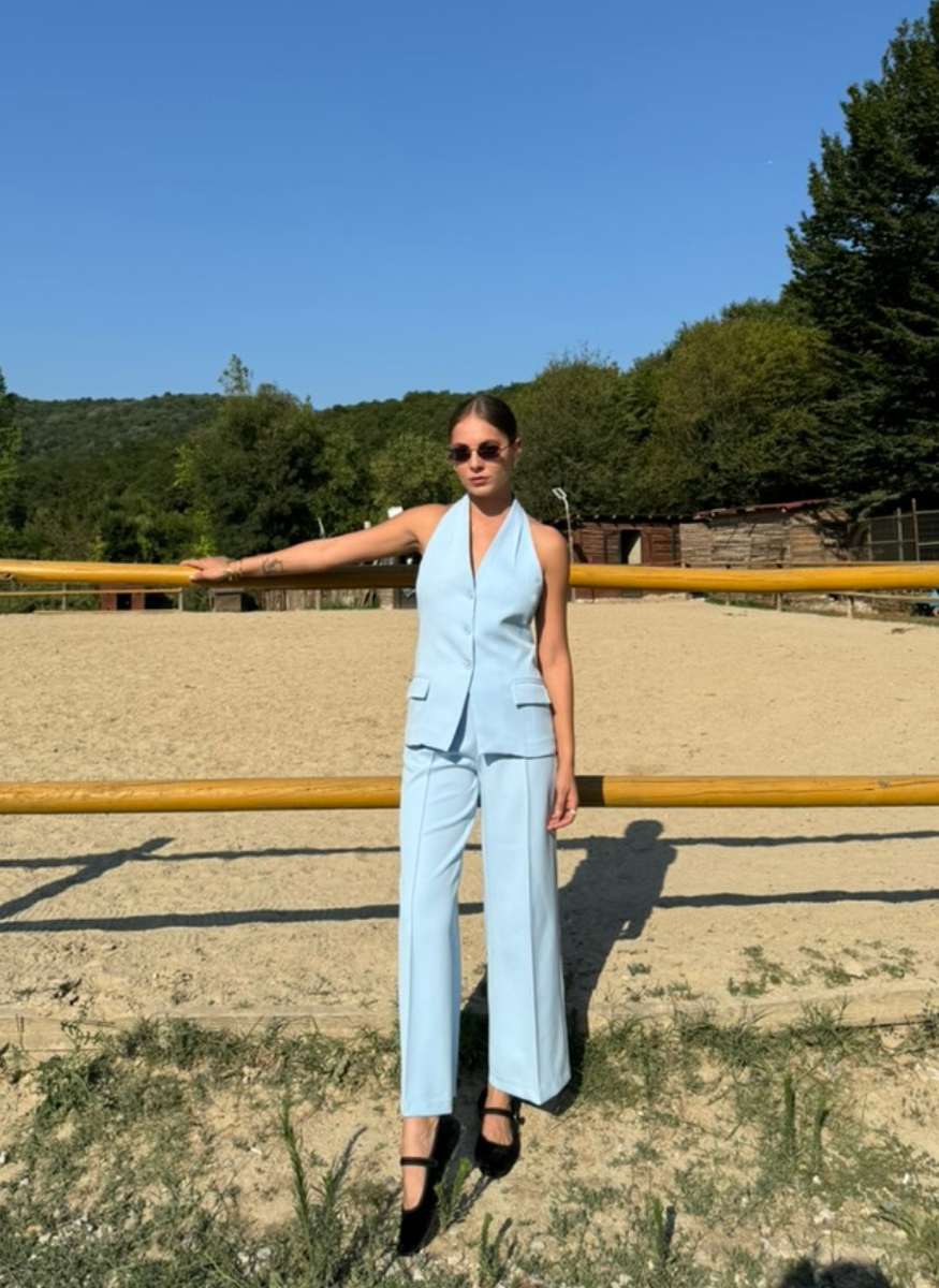 MAVİ HİLLARY TAKIM