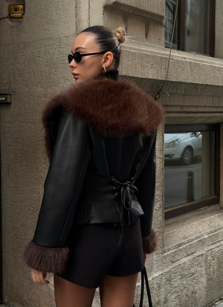 SUNİ DERİ KÜRK DETAYLI SİYAH CEKET