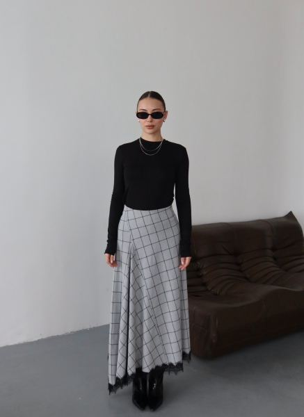 GRİ DANTEL DETAYLI KARELİ ETEK