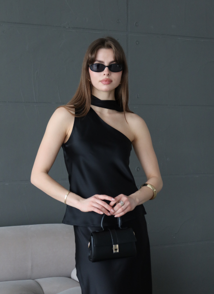 SİYAH SATEN ŞALLI BLUZ