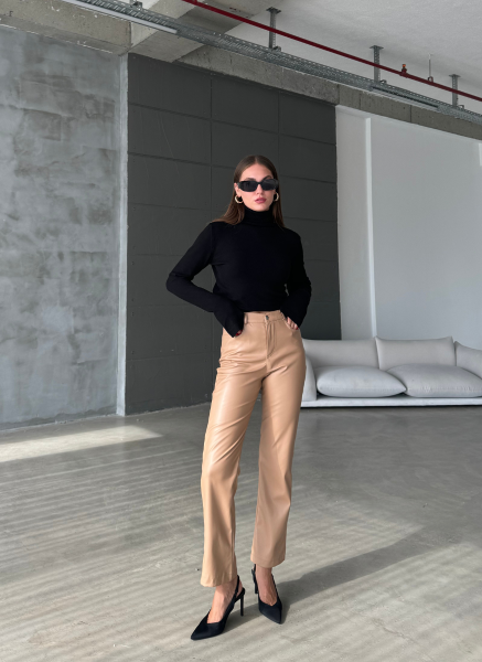 SİYAH TRİKO BOĞAZLI KAZAK